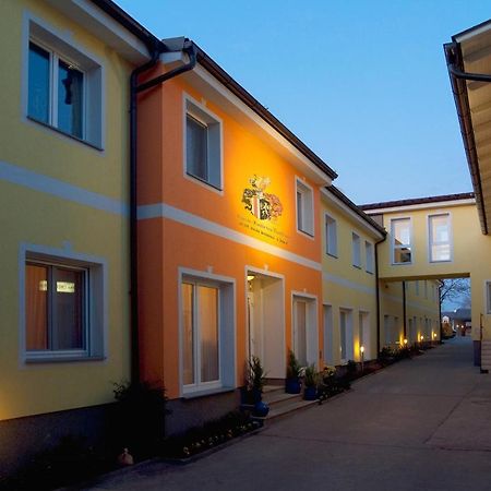 Hotel Radlinger Pellendorf ภายนอก รูปภาพ
