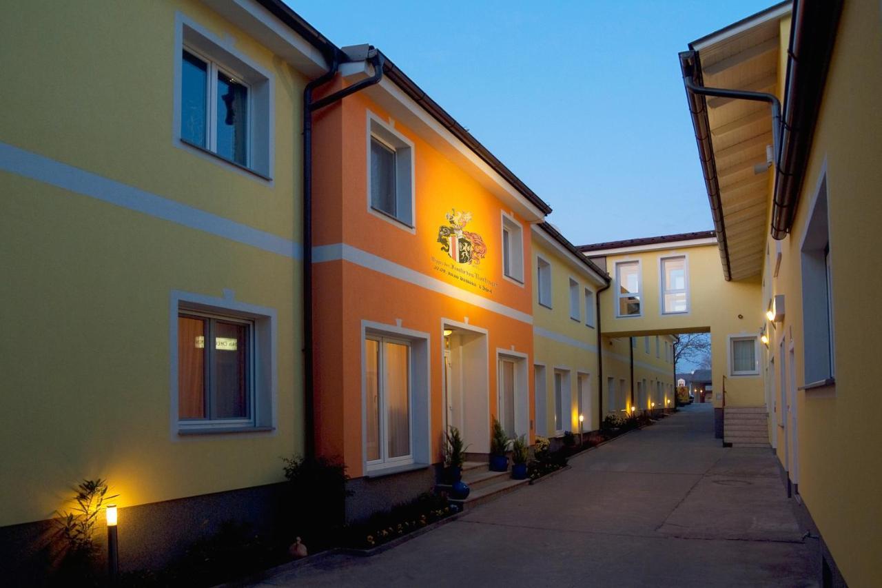 Hotel Radlinger Pellendorf ภายนอก รูปภาพ