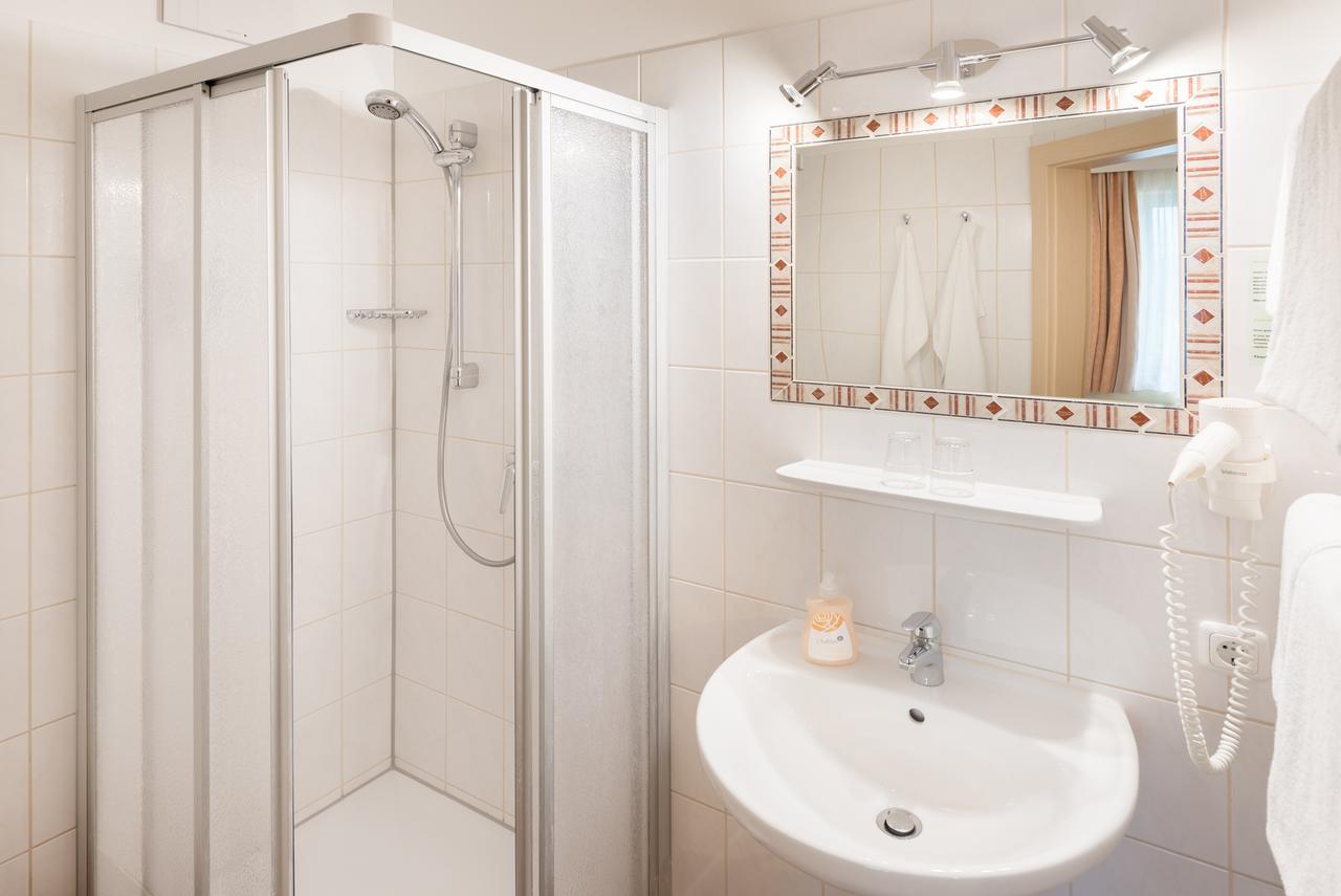 Hotel Radlinger Pellendorf ภายนอก รูปภาพ