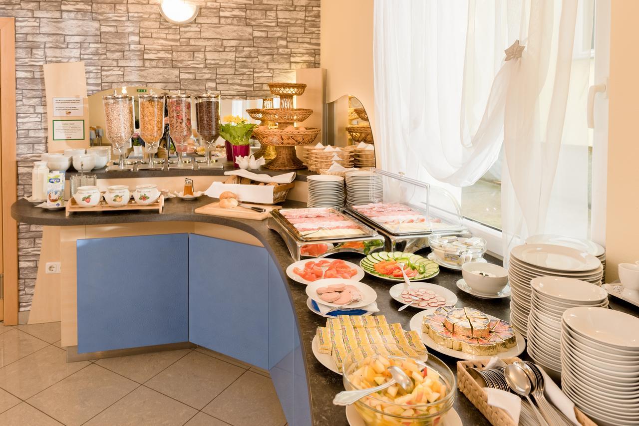 Hotel Radlinger Pellendorf ภายนอก รูปภาพ